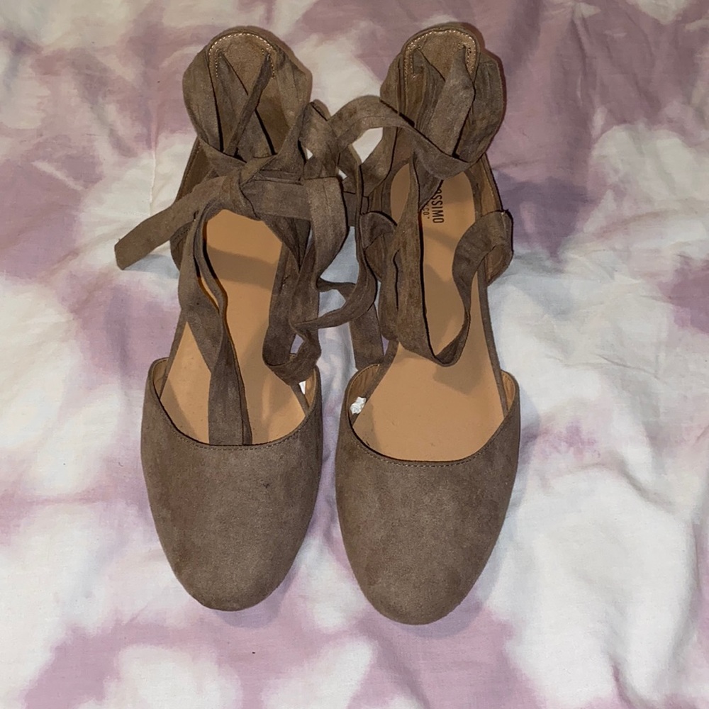 Tan Lace-up flat - Picture 2 of 4